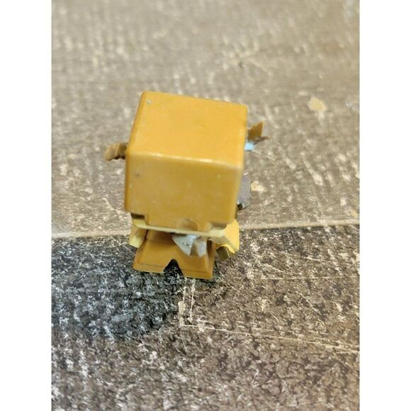 Brown armor Minecraft Soldier axe toy figure - Picture 5 of 5